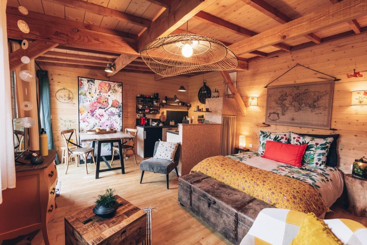 La Cabane Du Bon Chemin ,Spa ลาวาล ภายนอก รูปภาพ