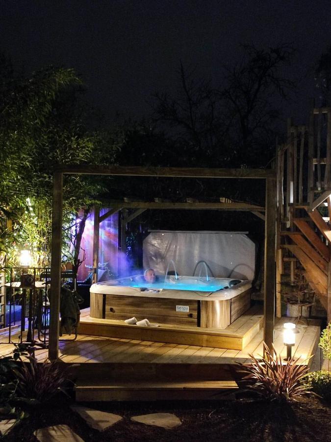 La Cabane Du Bon Chemin ,Spa ลาวาล ภายนอก รูปภาพ